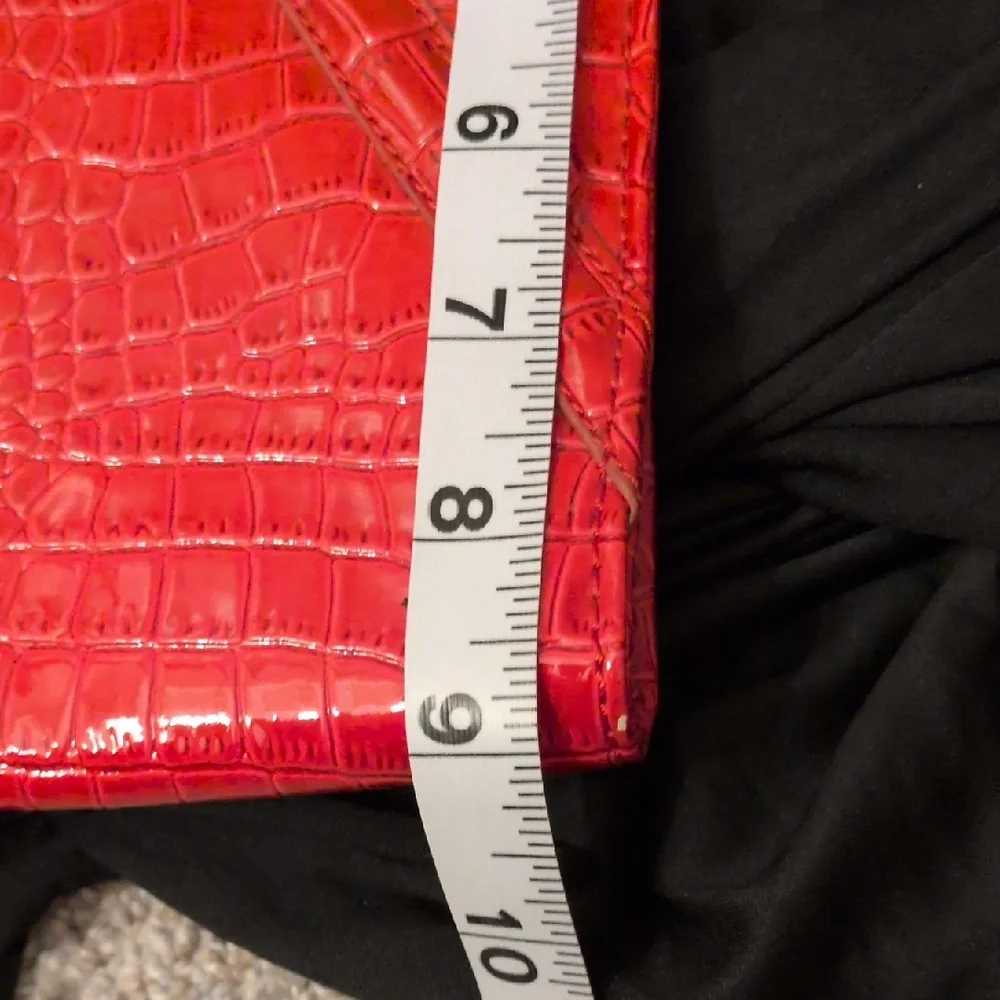 White House Black Marcket Red Crocodile Pattern Clutch Bag Nwot - Picture 15 of 15